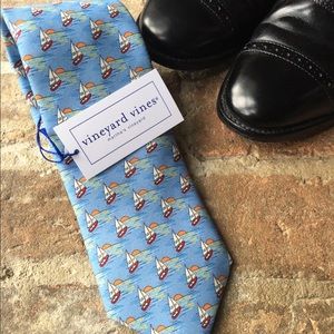 NWT Vineyard Vines Sailboat tie